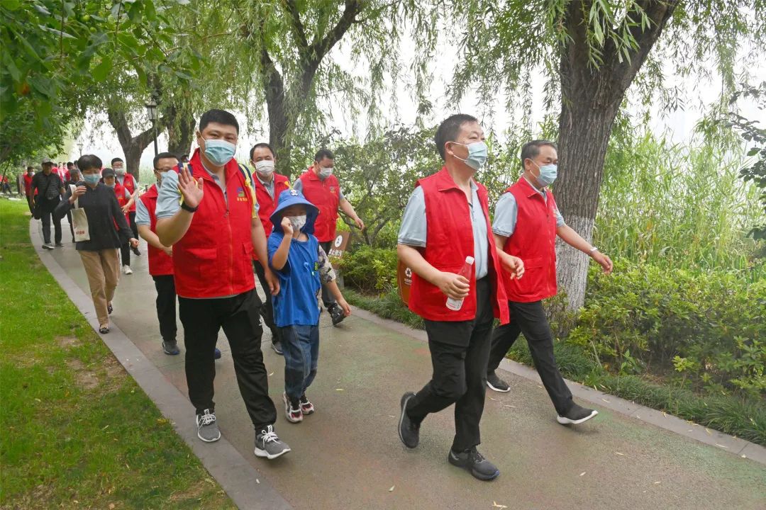 蘇鹽集團舉辦迎“端午”健步走，代“鹽”健康生活團建活動