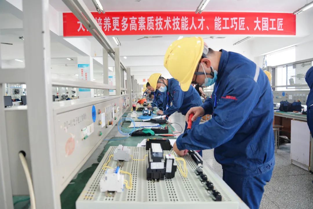 喜迎二十大 建功新時代——全省鹽業維修電工職業技能競賽在淮安舉行